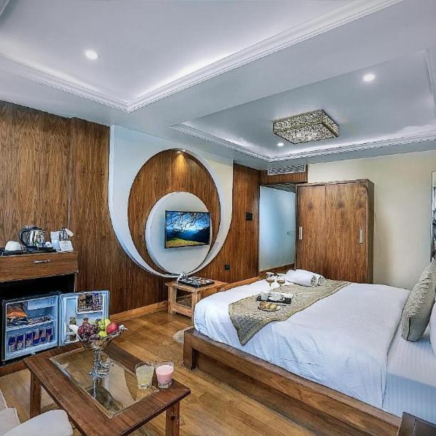 Hotel Adlife Luxury Srīnagar Dış mekan fotoğraf