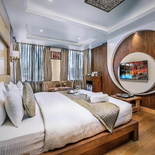 Hotel Adlife Luxury Srīnagar Dış mekan fotoğraf